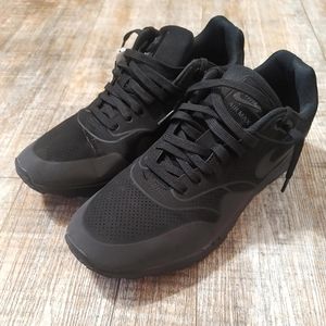 Women's Size 9.5 Nike Air Max 1 Ultra Moire Triple Black Trainers 704995-003